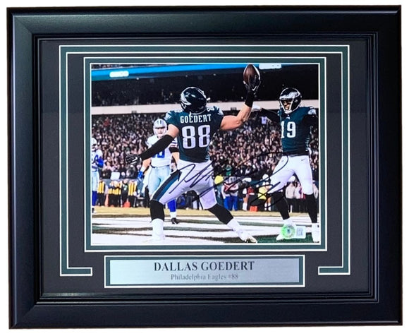 Dallas Goedert Signed Framed 8x10 Philadelphia Eagles vs Cowboys Photo BAS - Sports Integrity