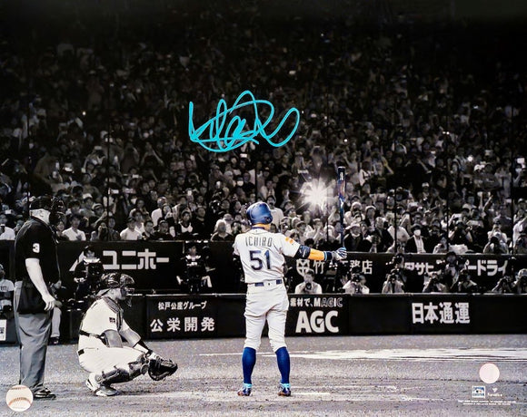 Ichiro Suzuki Signed 16x20 Seattle Mariners Spotlight Photo Suzuki COA - Sports Integrity