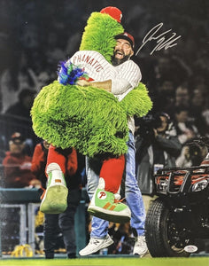 Jason Kelce Signed 16x20 Philadelphia Phanatic Hug Photo PSA ITP Hologram - Sports Integrity